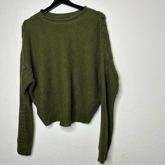 Charlotte Russe Cropped Crochet Oliver Green Sweater Size Large - Picture 9 of 12